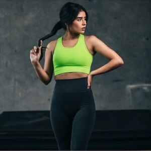 Alphalete vault sports bra in volt lime green size small